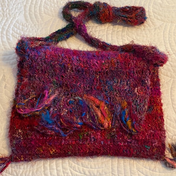 Handmade silk Multicolor Knit Crossbody Bag - Vibrant Pink & Red - Picture 7 of 12